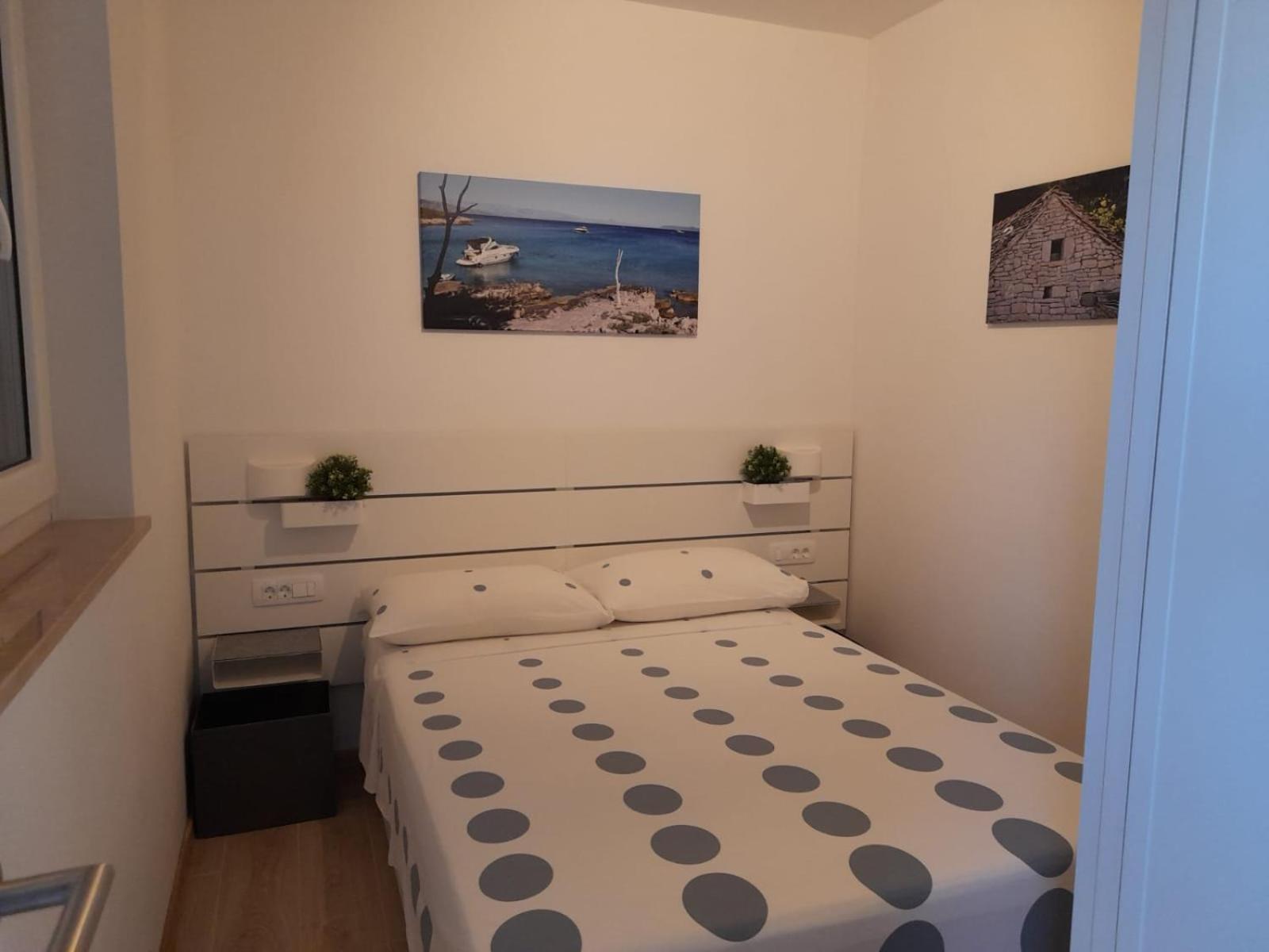Bellavista 2+2 * Jelsa (Hvar)