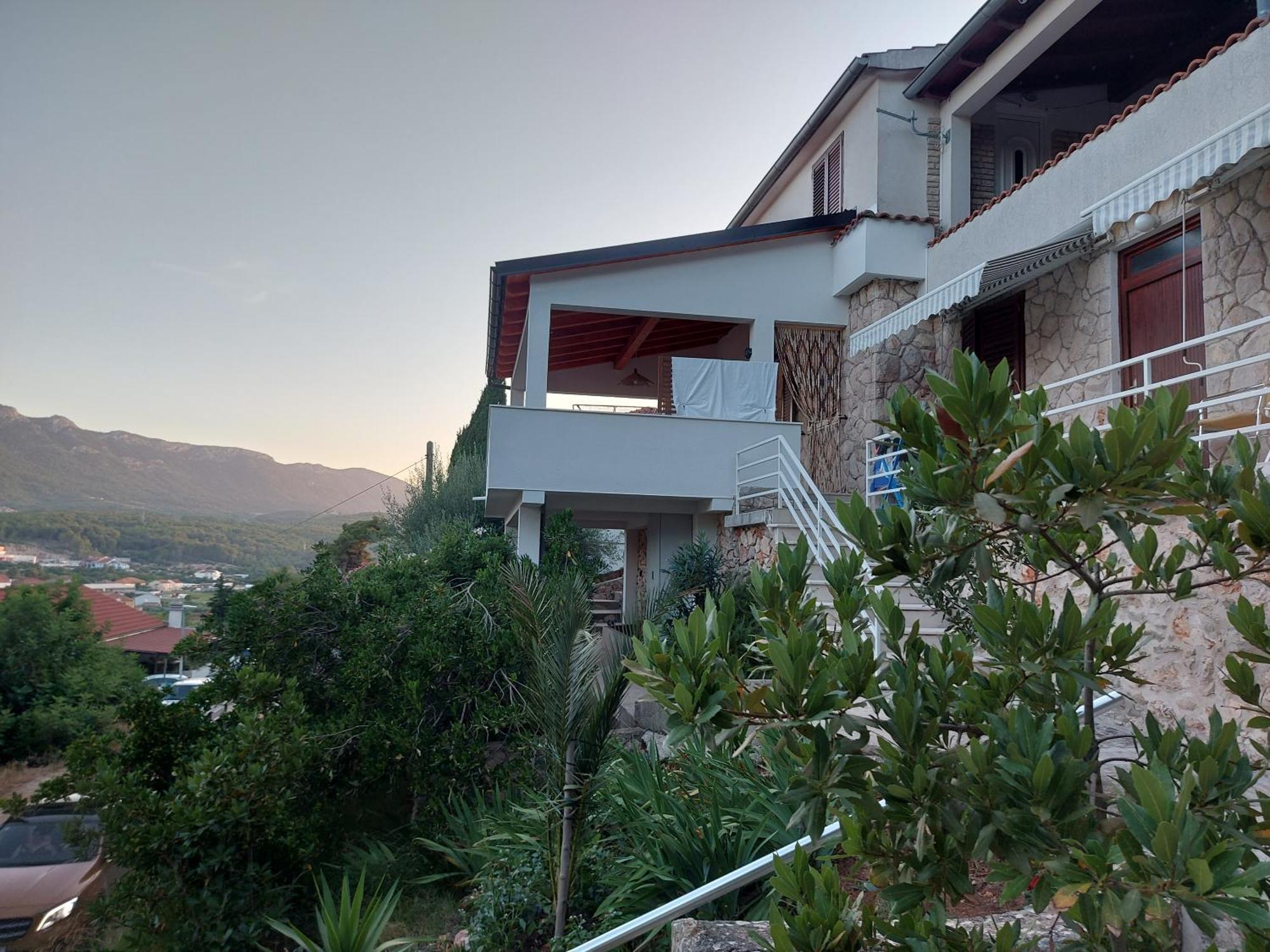 Apartment Bellavista 2+2 *